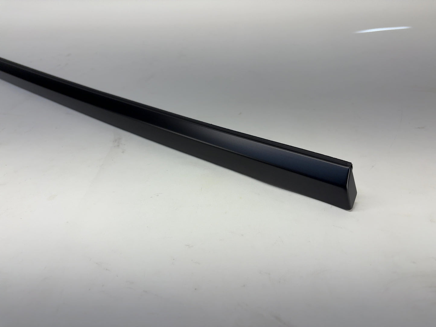 2024 Tesla Model 3 Highland Rear Right Door Belt Molding 1873574-99-A
