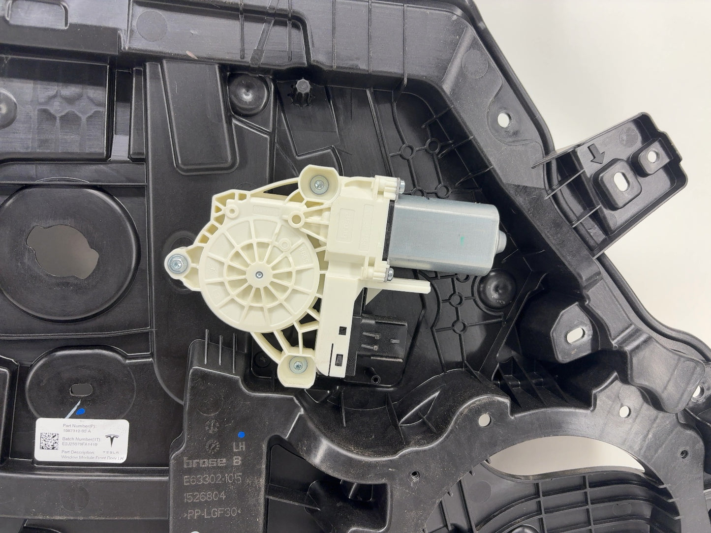 2026 Tesla Model Y Juniper Front Left Door Window Regulator 1987312-02-A