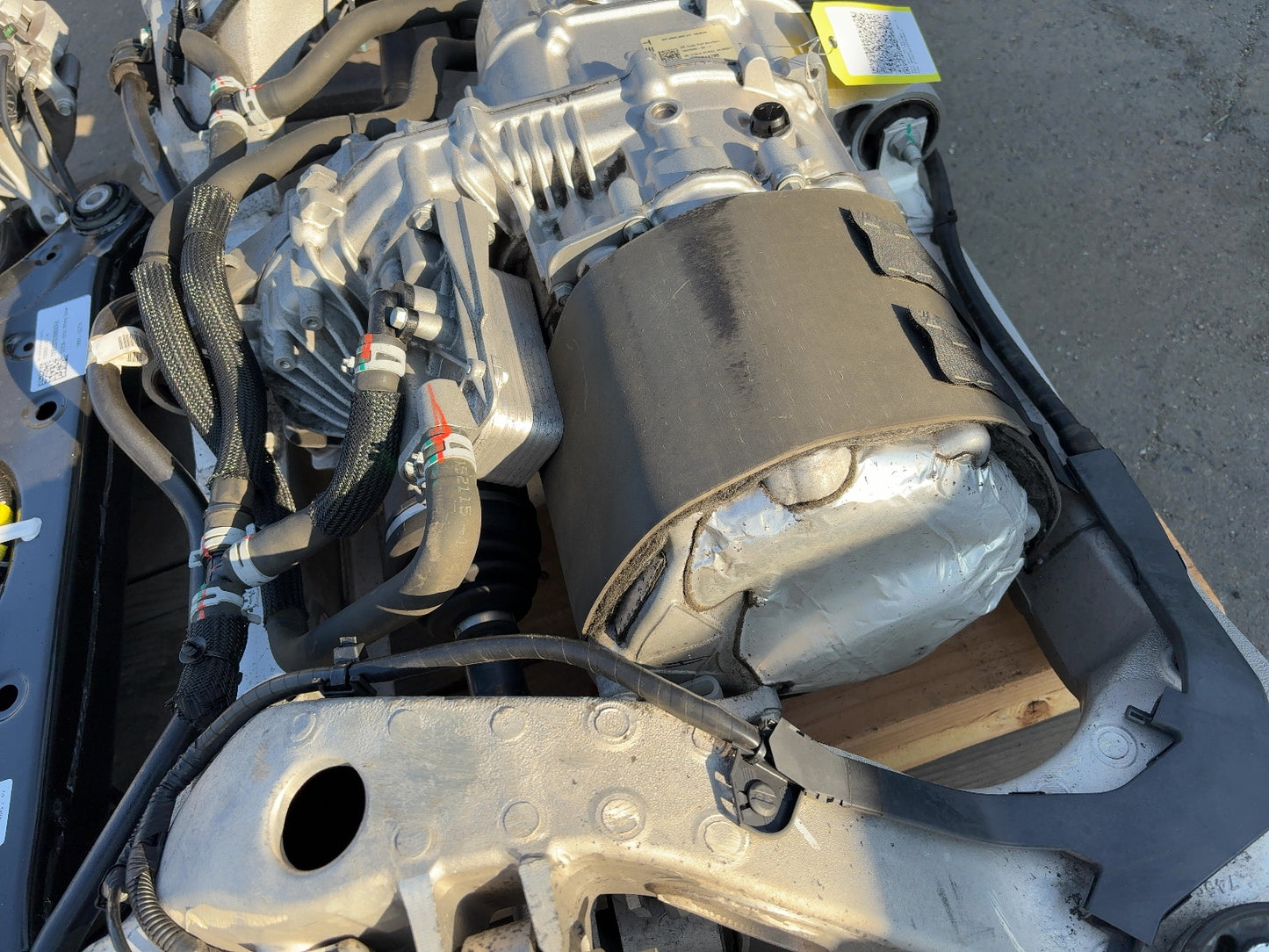 2015 Tesla Model S Rear Drive Unit Small 1037000-00-F