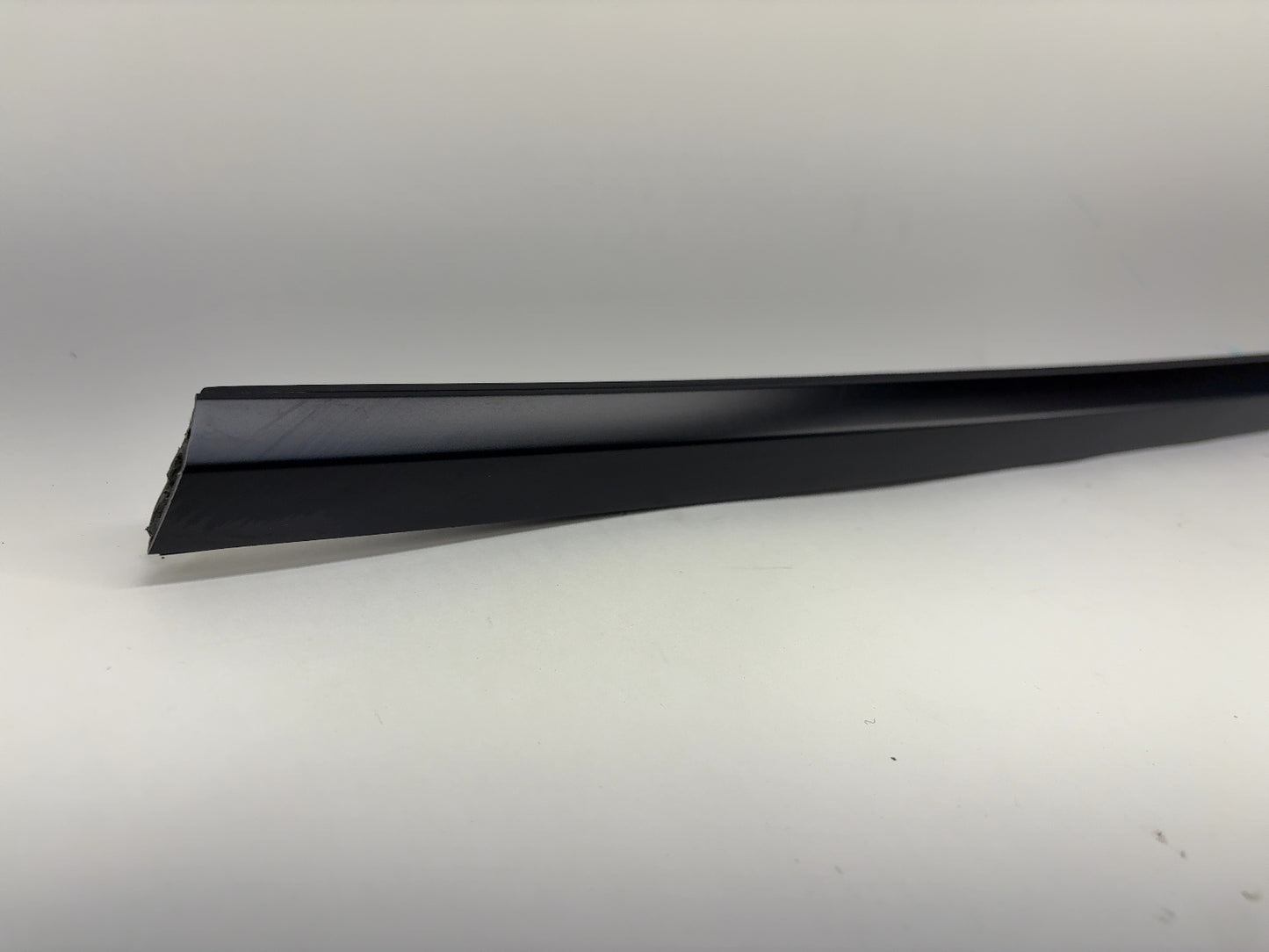2025 Tesla Model 3 Highland Front Left Door Belt Molding 1873571-99-A