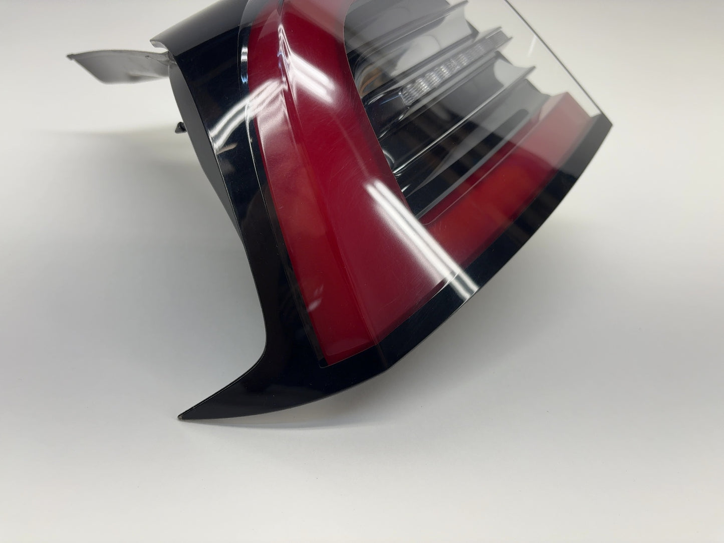 2021-2022 Tesla Model 3 Tail Lamp Rear Bodyside Left 1077397-00-H