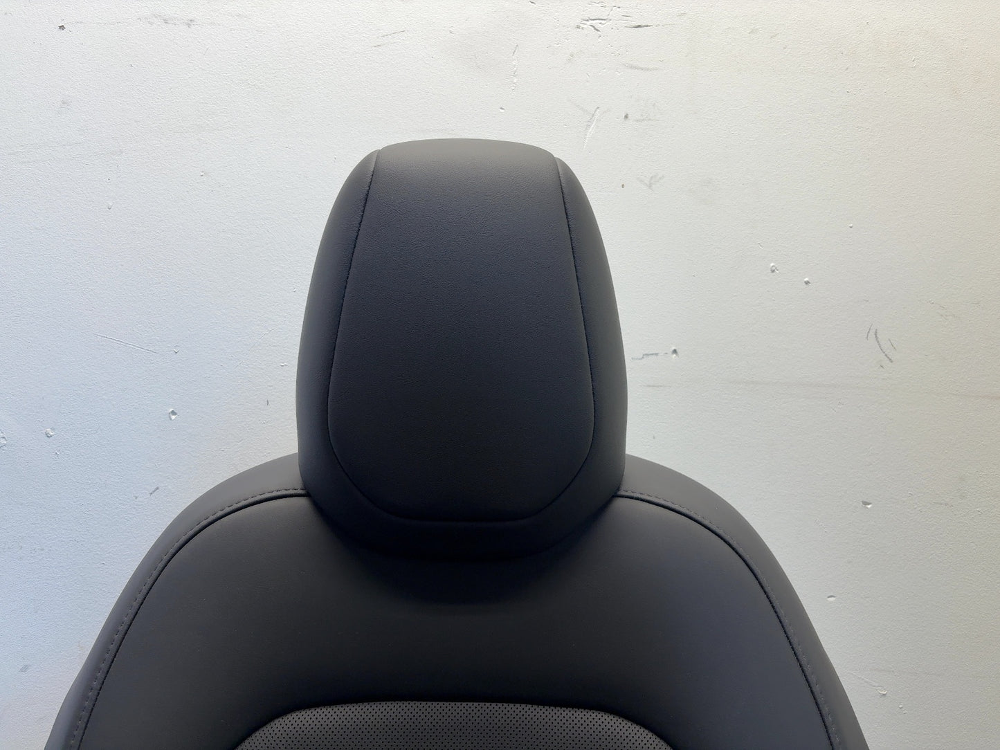2025 Tesla Model 3 Highland Front Left Seat Assembly 7754322-01-C