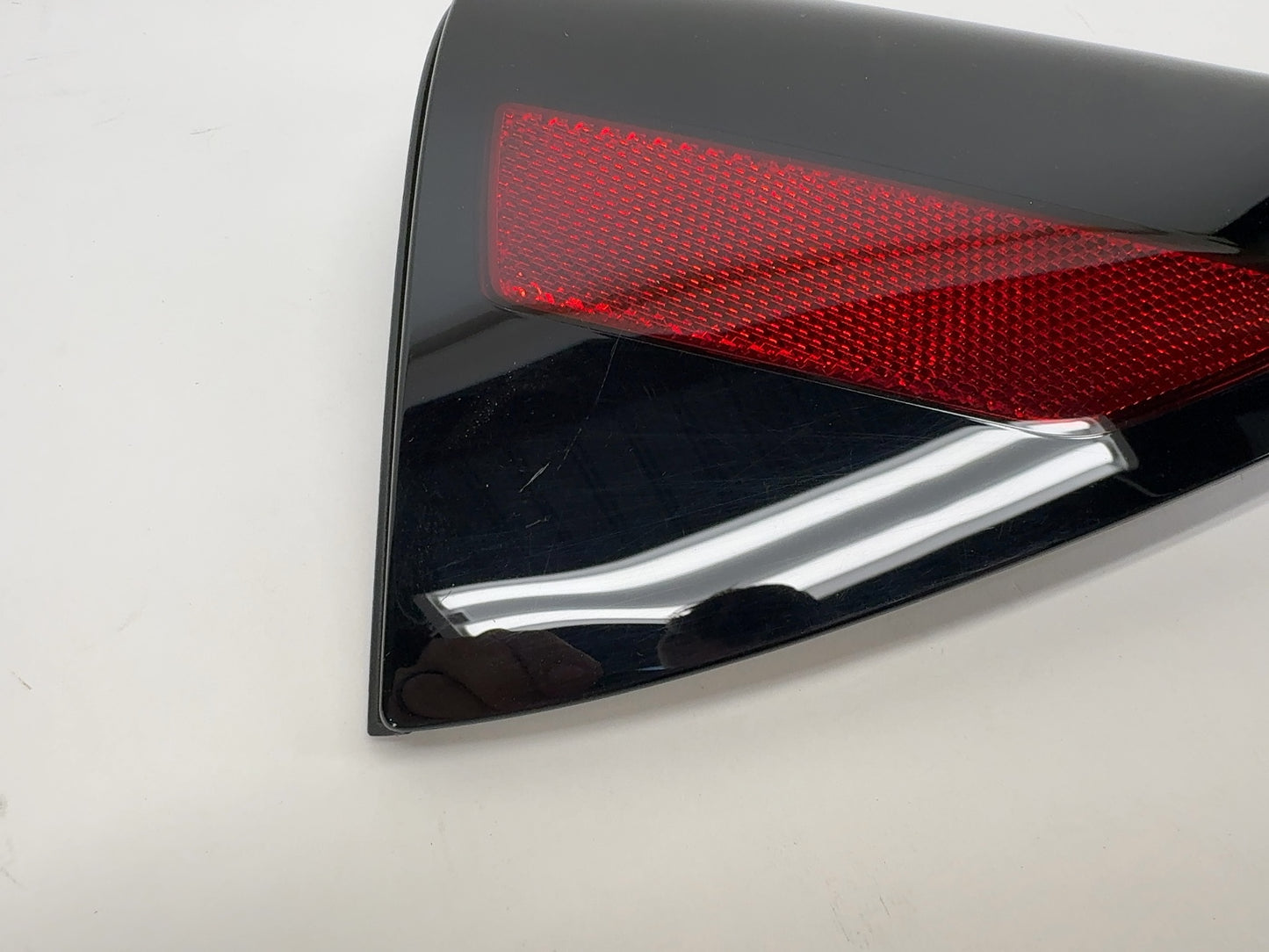 2025 Tesla Model 3 Highland Right Quarter Reflector 1715105-30-A