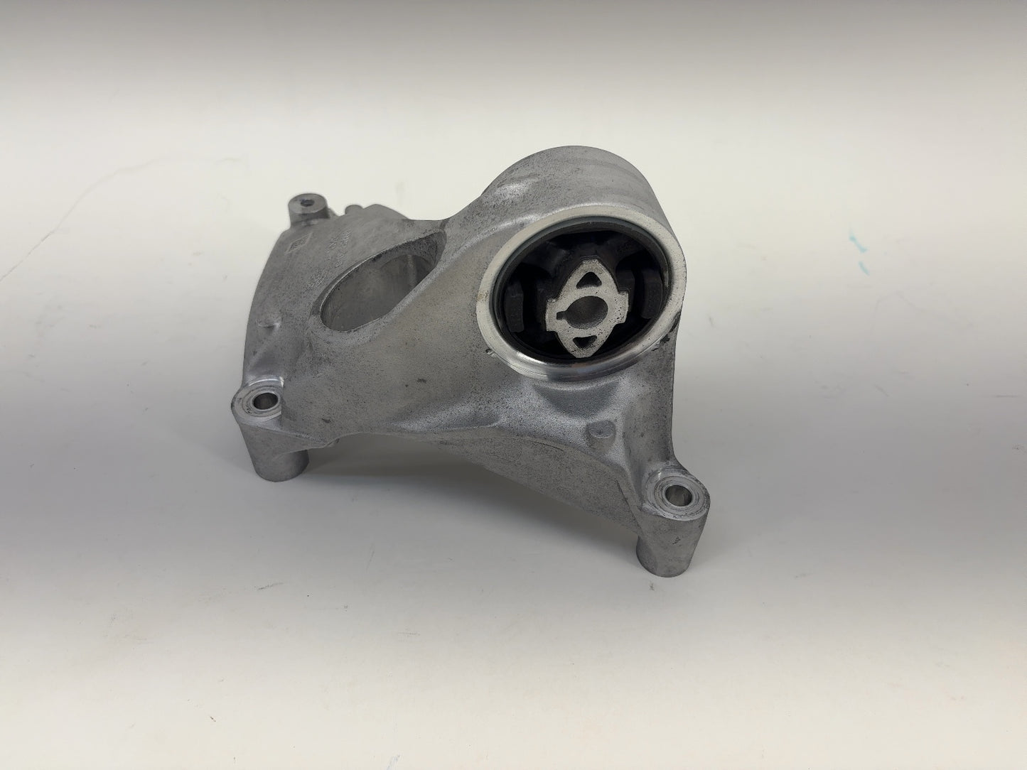 2023 Tesla Model Y Rear Drive Unit Left Hand Mount 1095337-00-D