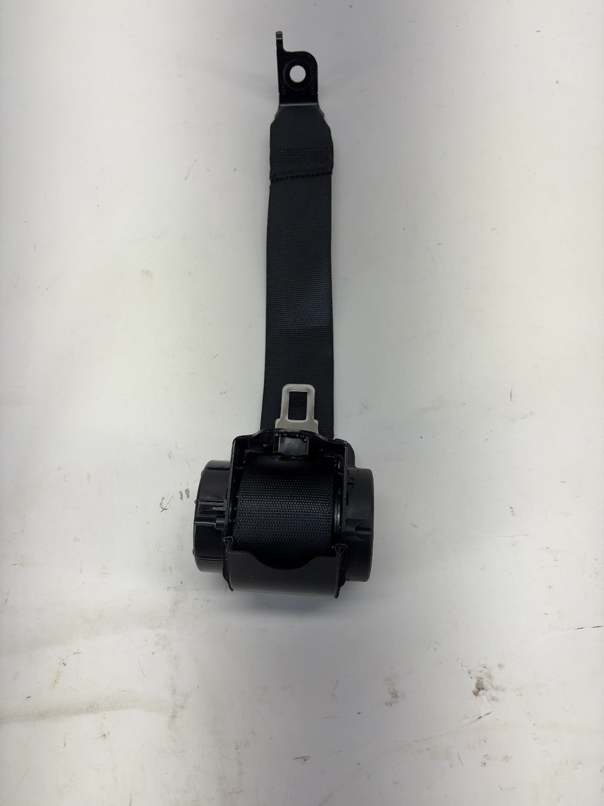 2024 Tesla Model 3 Highland Second Row Center Seat Belt Retractor 1856807-N1-D