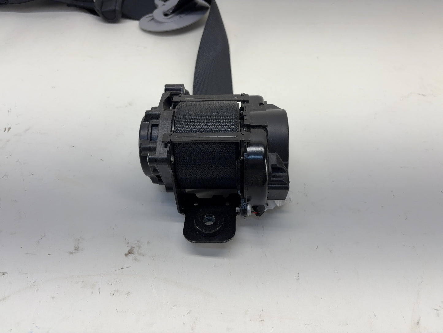 2025 Tesla Model 3 Highland Front Right Seat Belt 1856706-N1-E