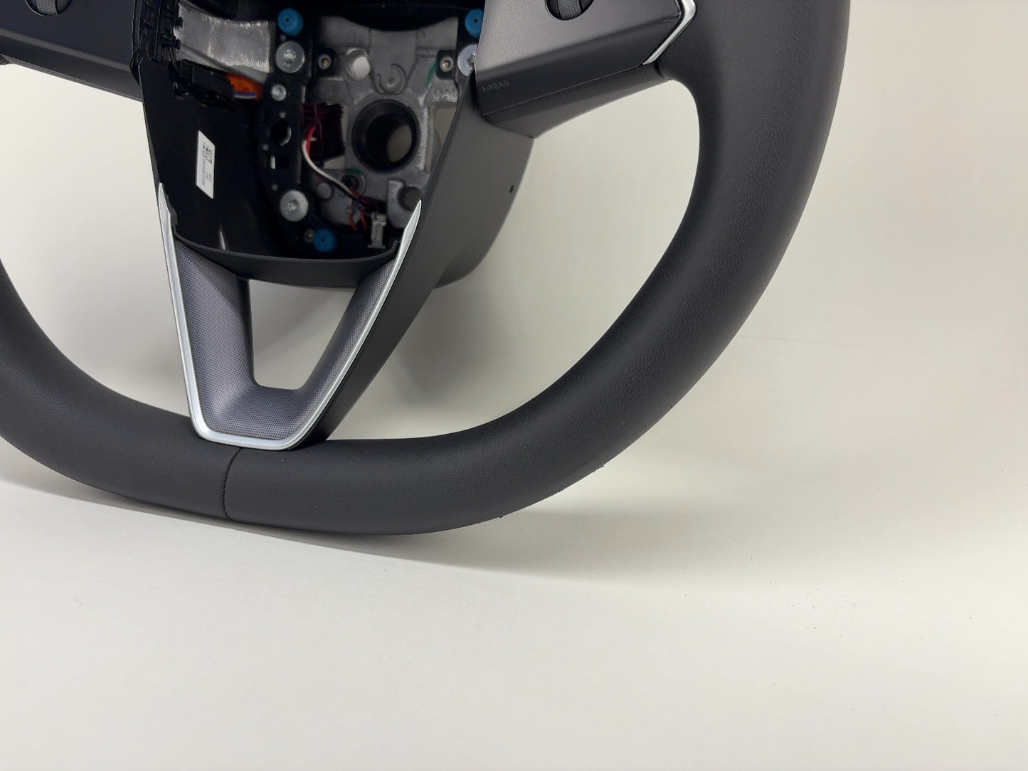2025 Tesla Model 3 Highland Steering Wheel Pur Leather 1735339-00-G