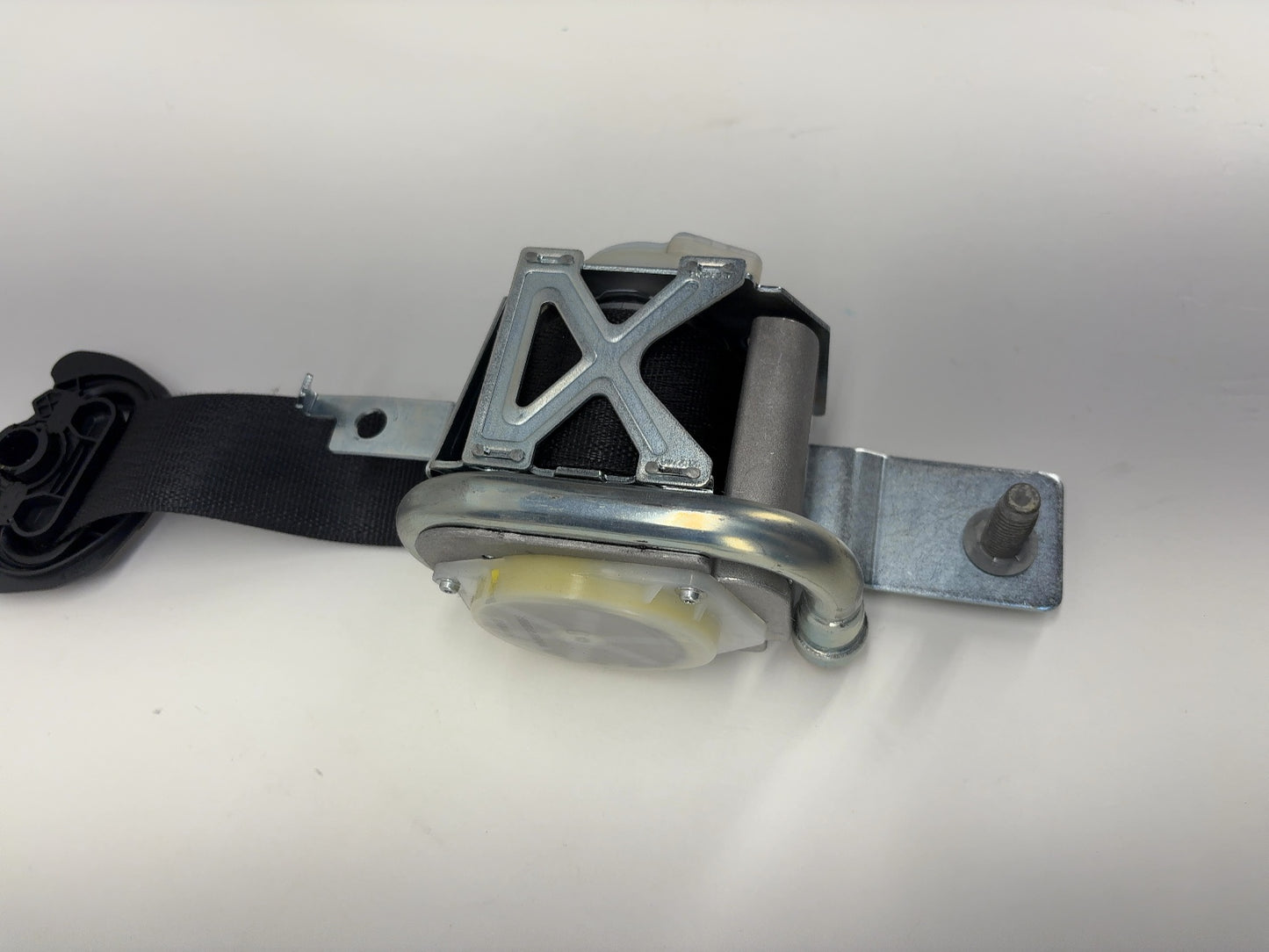 2015 Tesla Model S Front Right Seatbelt With Pretensioner 1048259-03-A