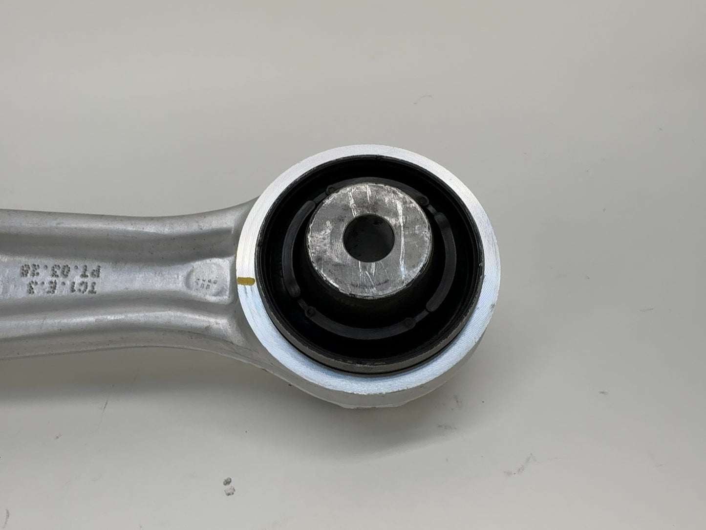 2015 Tesla Model S Front Aft Link 1027351-00-E