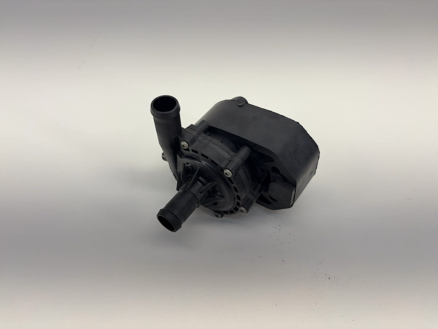 2015 Tesla Model S Coolant Pump 1067473-00-H