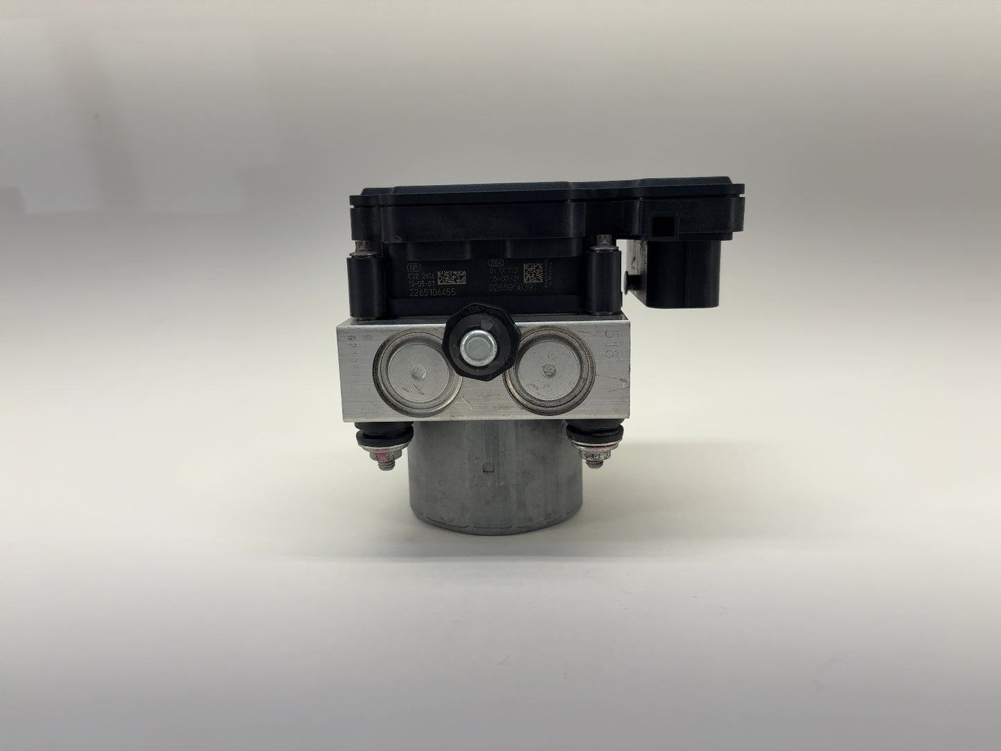 2015 Tesla Model S ABS Pump 1037797-00-B