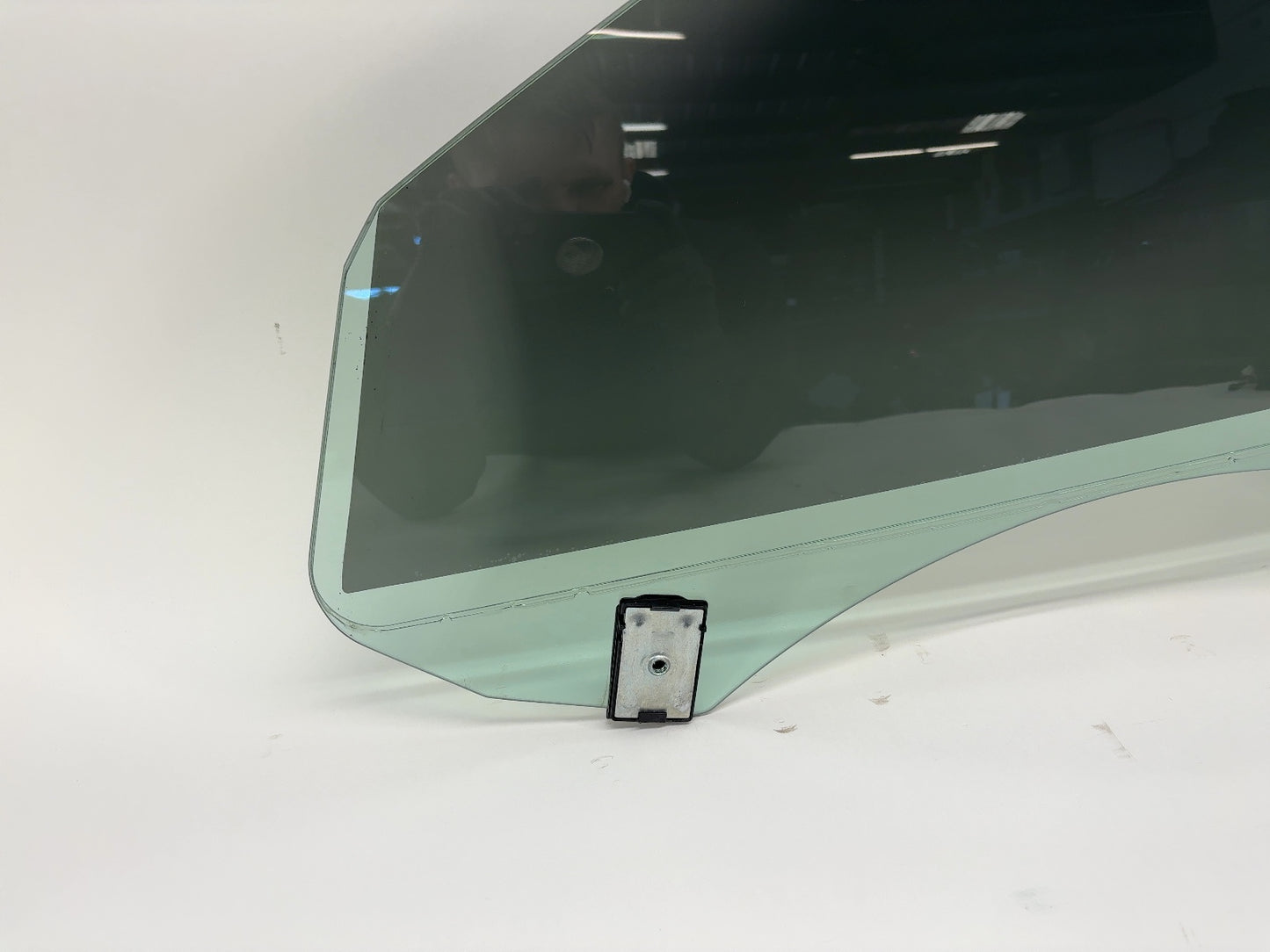 2024-2025 Tesla Model 3 Highland Front Left Door Glass Laminated 1768719-00-D