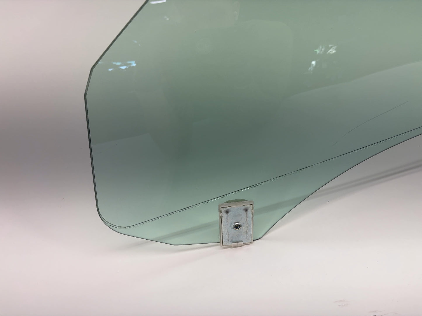 2024-2025 Tesla Model 3 Highland Front Left Door Glass Laminated 1768719-00-D