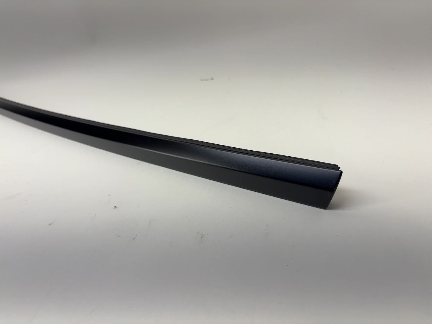 2026 Tesla Model Y Juniper Front Left Door Belt Molding 2022803-21-A