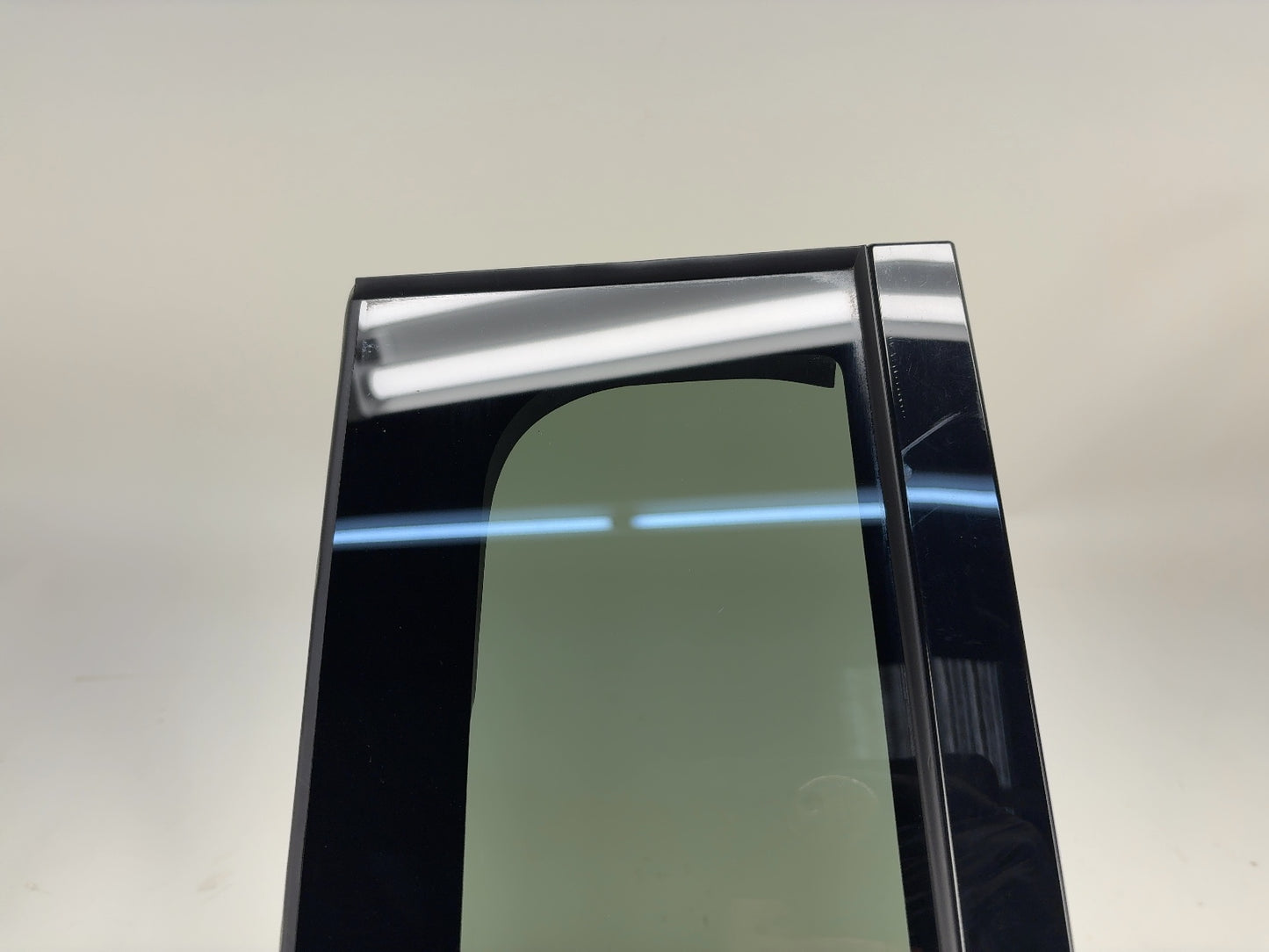 2023 Rivian R1S Rear Right Door Corner Glass PT00013705-H