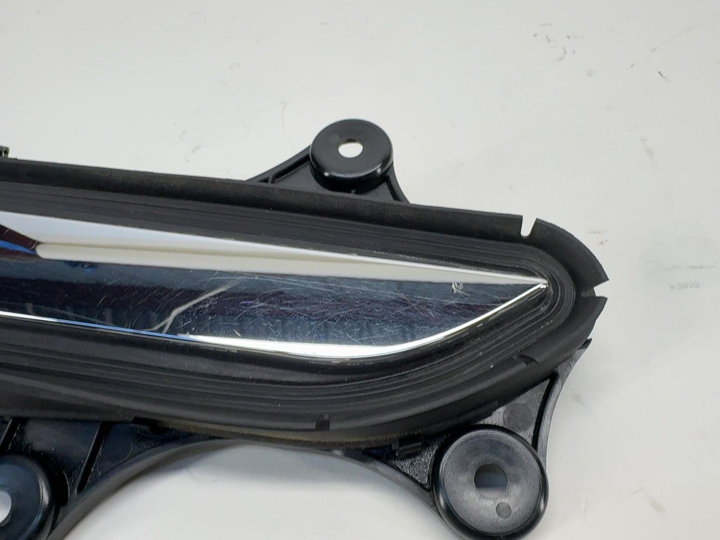 2018-2020 Tesla Model X Front Left Door Handle 1035418-00-E