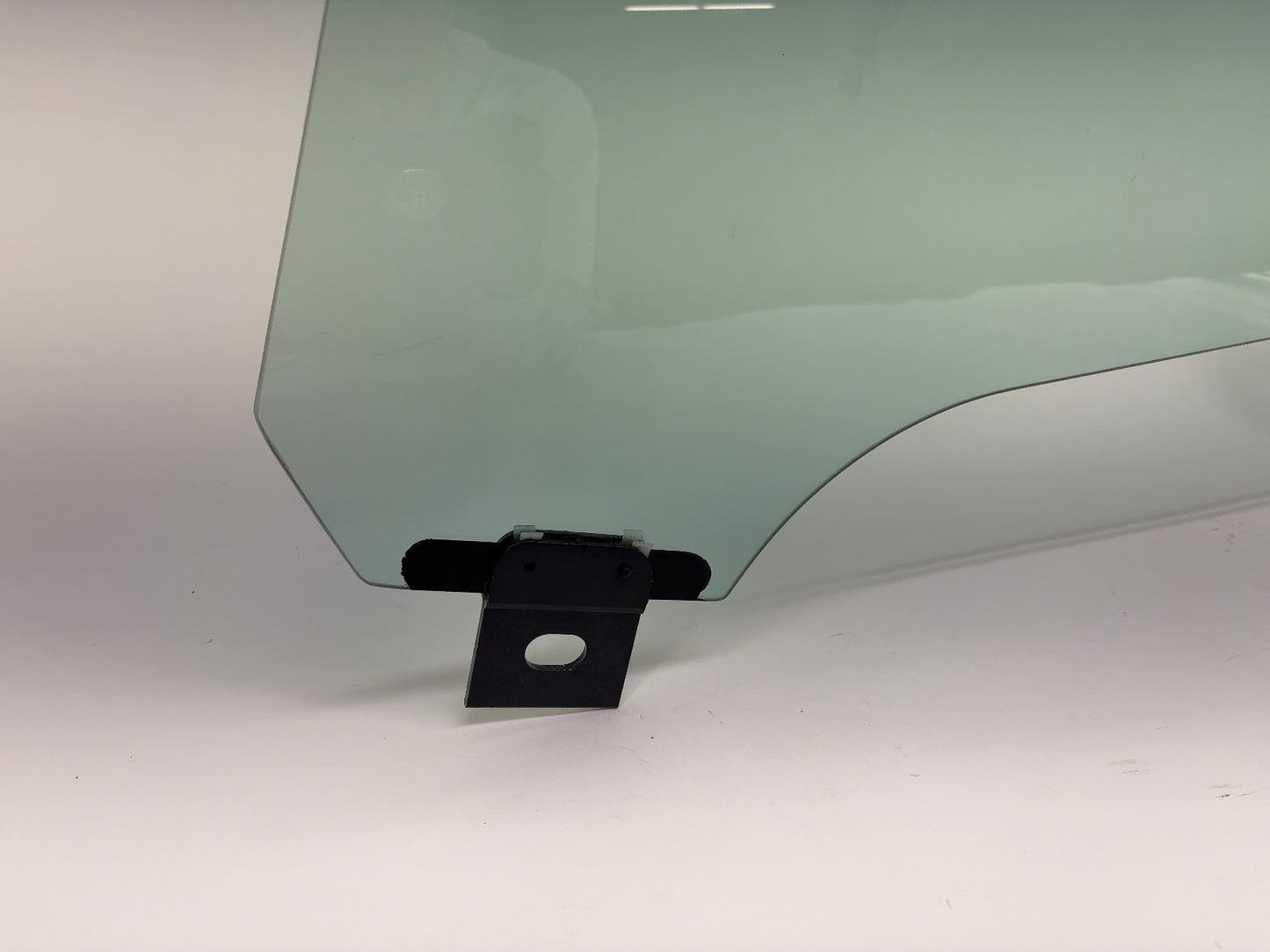 2018-2020 Tesla Model X Front Left Door Glass 1028822-00-J