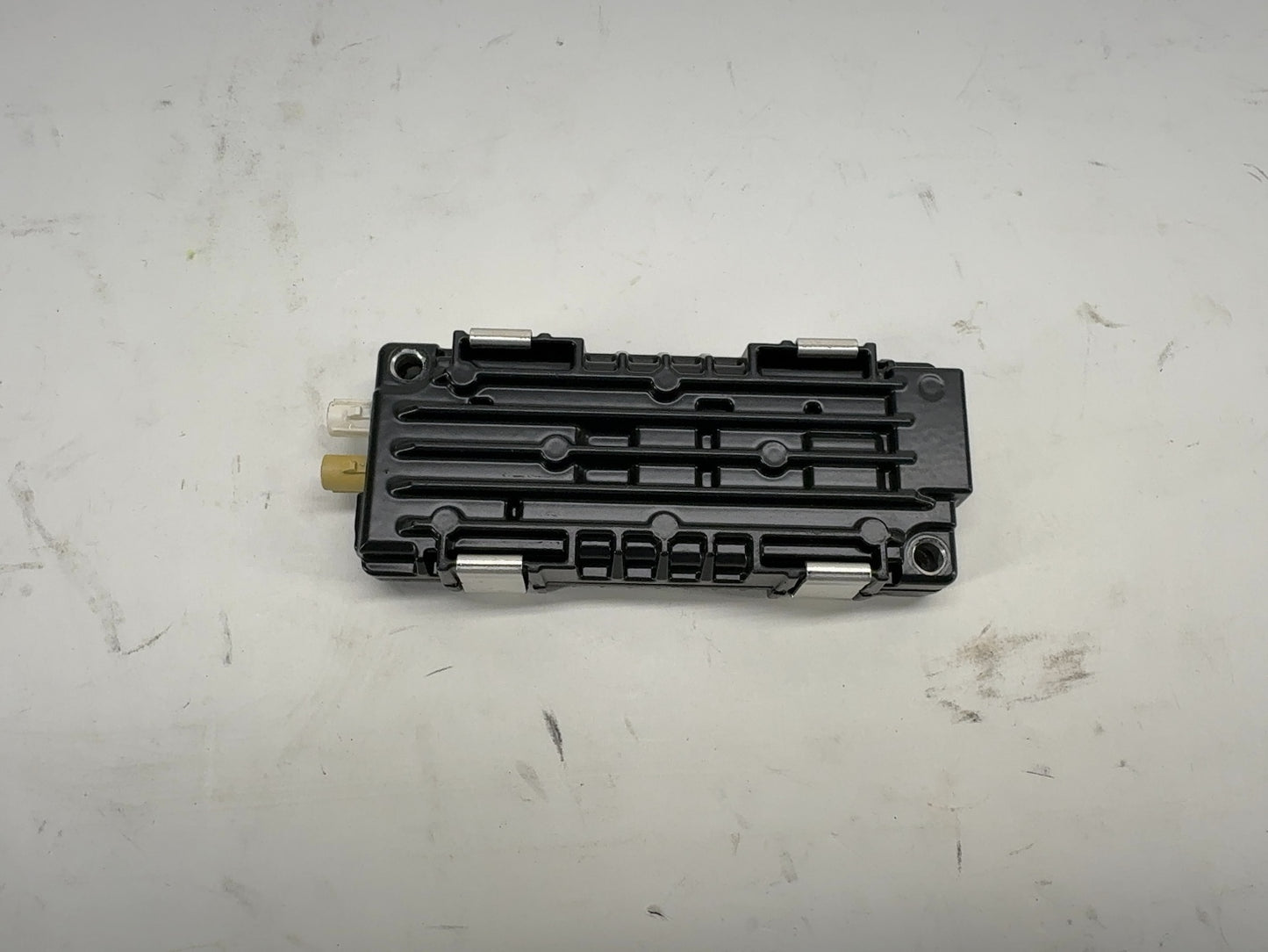 2023 Rivian R1T Antenna Amp Amplifier Control Module Unit PT00039309-B