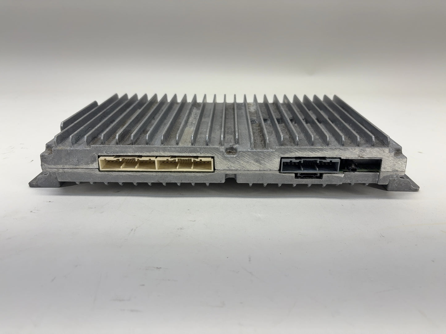 2023 Rivian R1T Radio Audio Amplifier PT00579000-A