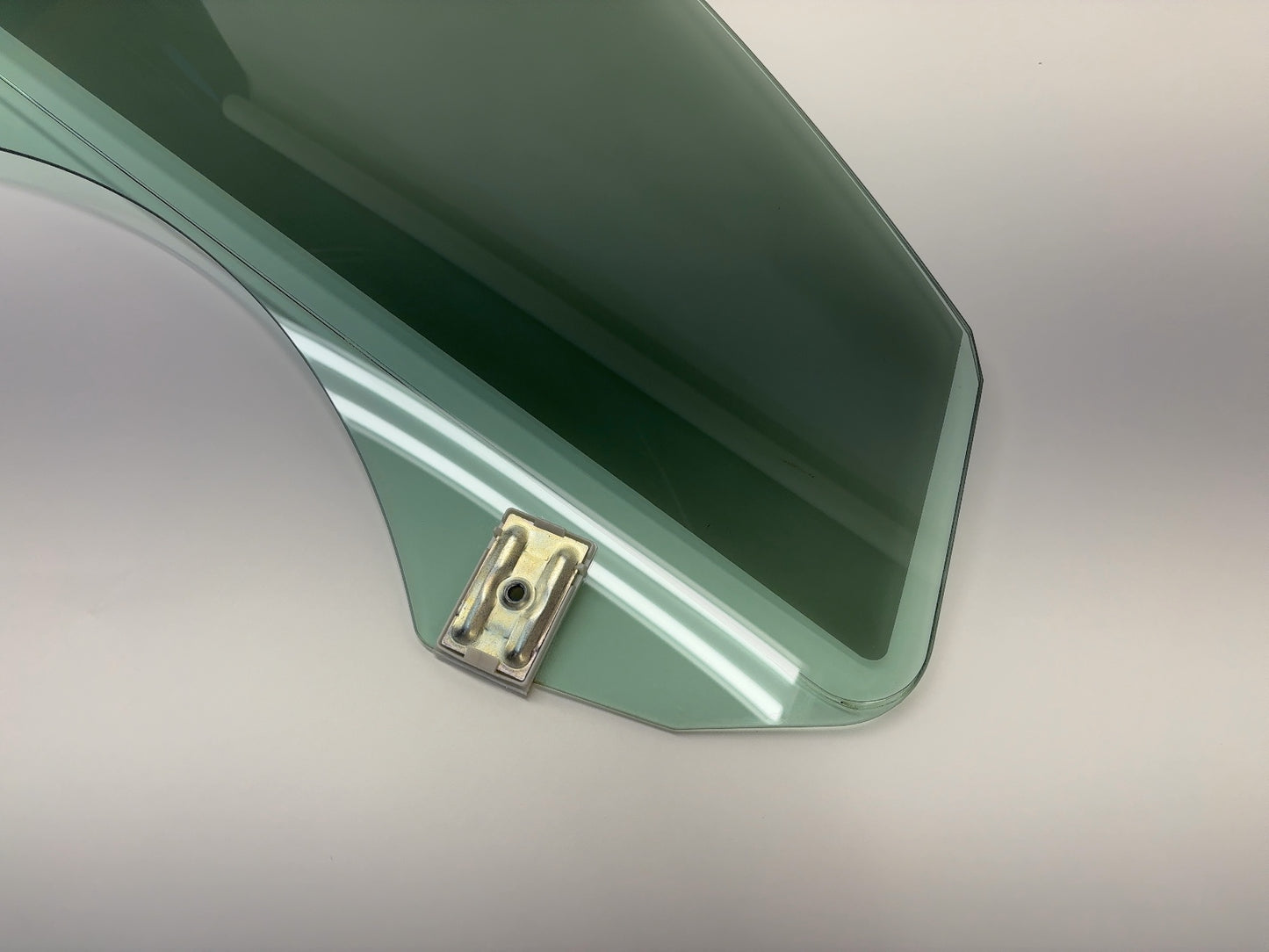 2024-2025 Tesla Model 3 Highland Front Right Door Glass Laminated 1773076-00-D