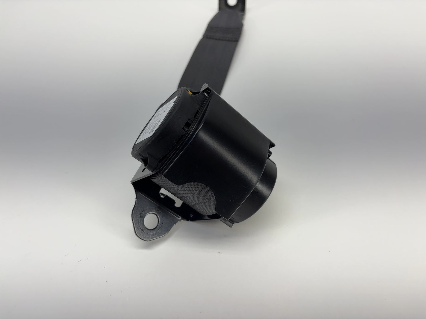 2023 Rivian R1T Rear Center Seat Belt Retractor PT00001051-H