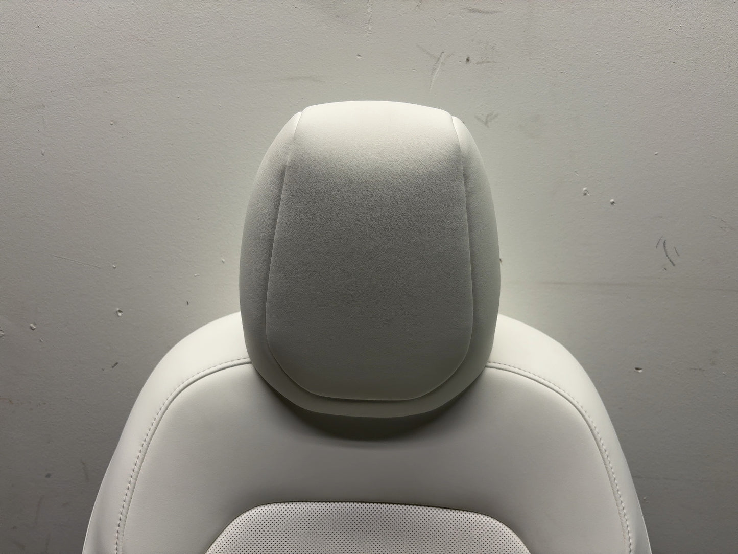 2025 Tesla Model Y Juniper Front Right Seat Assembly 2700041-F2-A