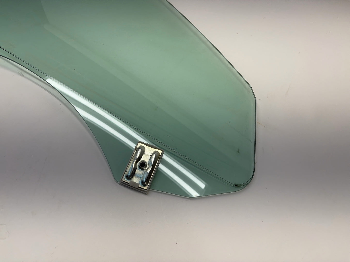 2024-2025 Tesla Model 3 Highland Front Right Door Glass Laminated 1773076-00-D