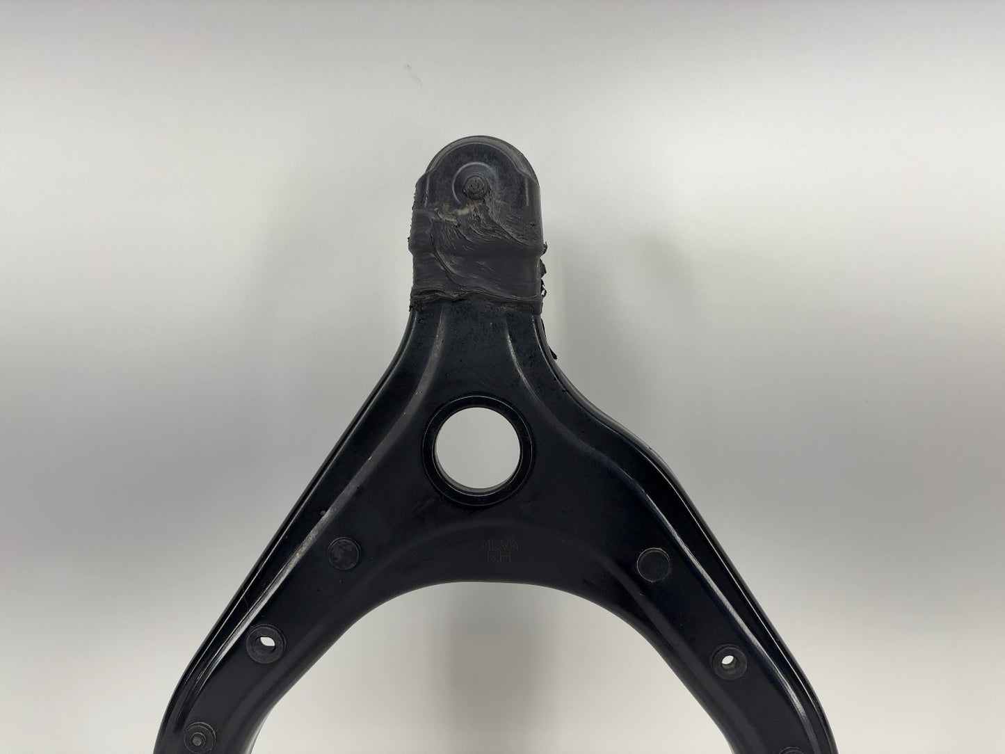 2017-2018 Tesla Model X Front Right Upper Control Arm 1027327-00-D