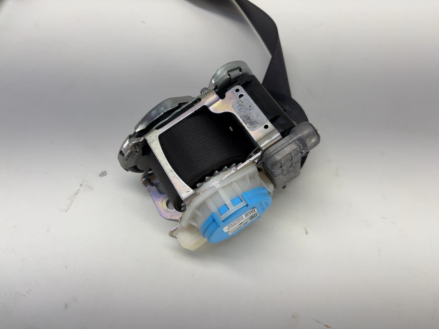 2017-2018 Tesla Model X Front Right Seatbelt w Pretensioner 1036738-05-D