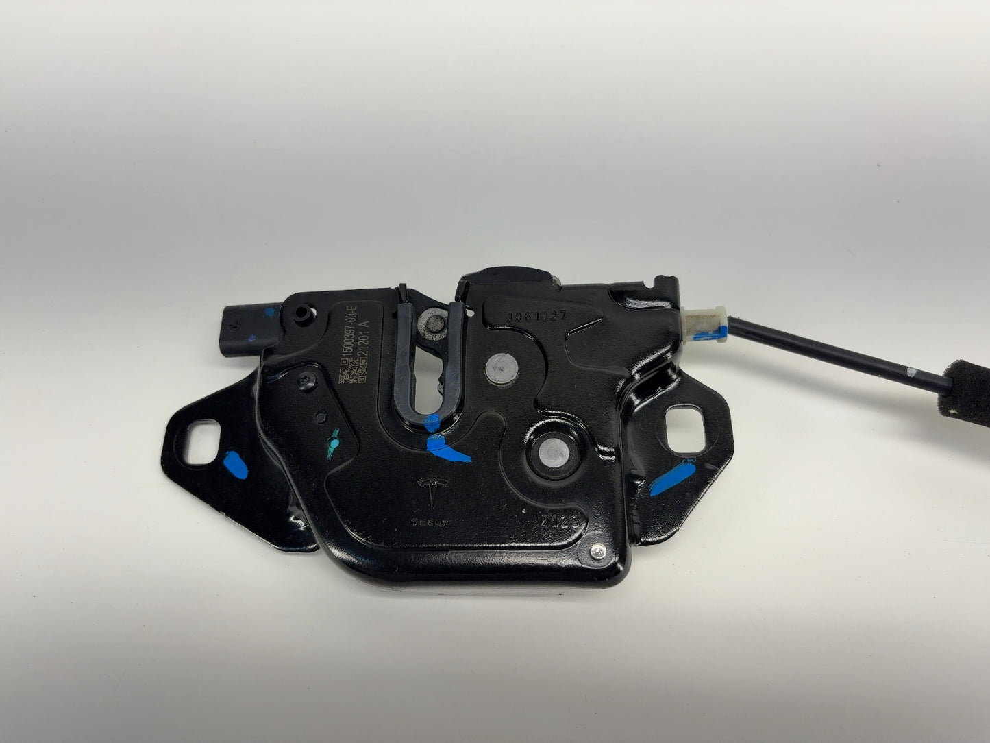 2021-2023 Tesla Model 3 Hood Latch 1500397-00-E