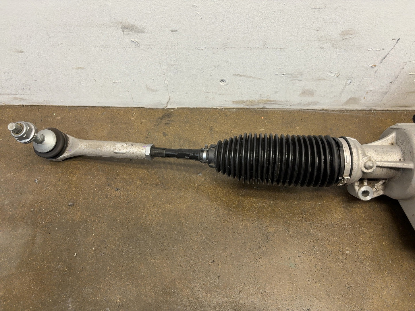 2018-2019 Tesla Model 3 Steering Rack Without Tie Rods 1044831-25-D