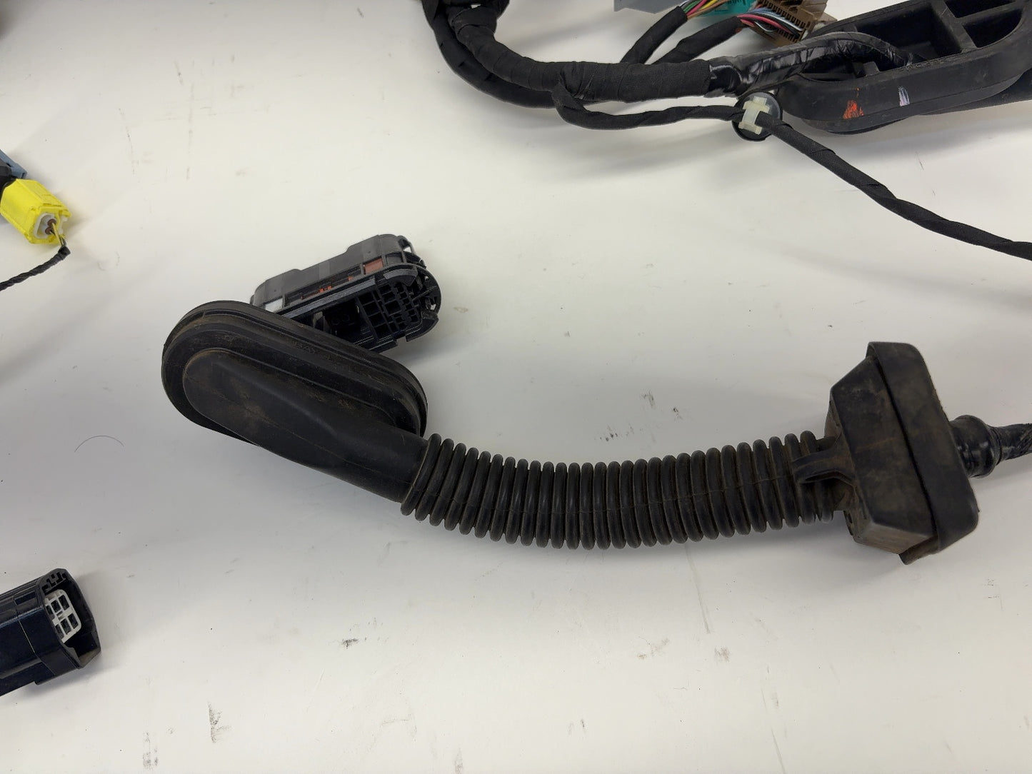2023 Rivian R1T Front Left Door Harness PT00000558-K