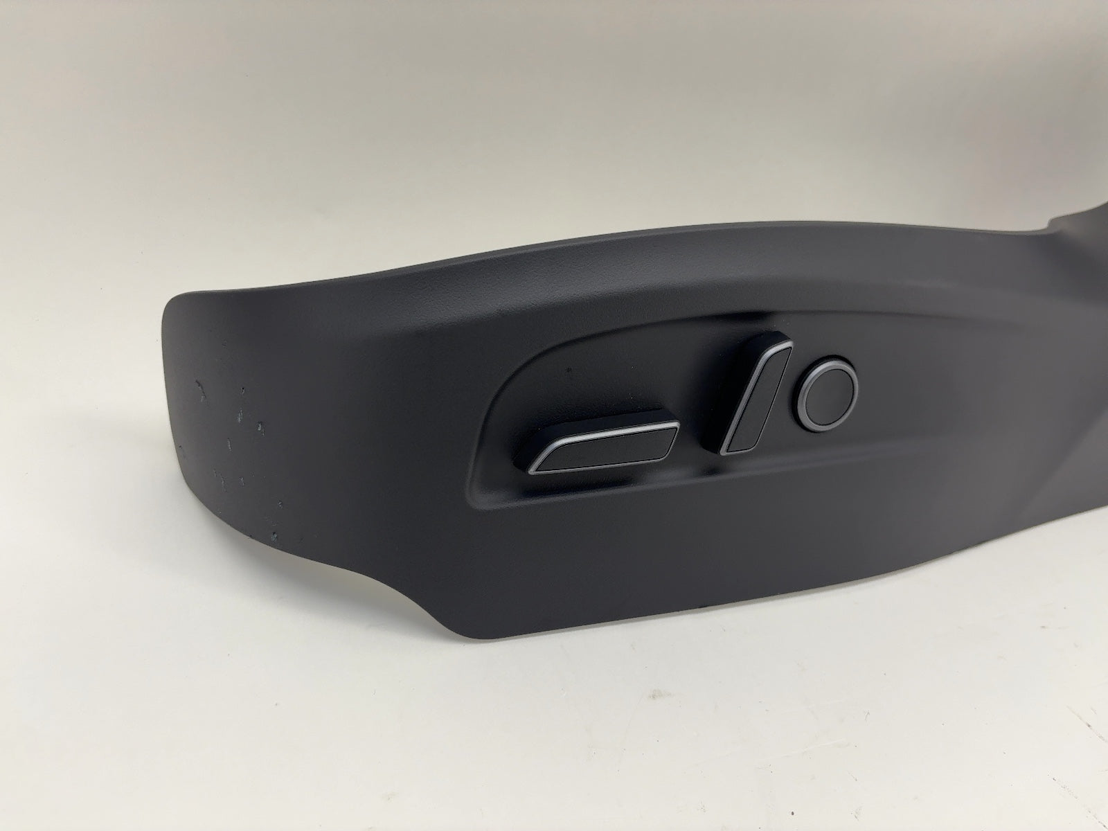 2025 Tesla Model Y Juniper Front Left Seat Trim With Control
