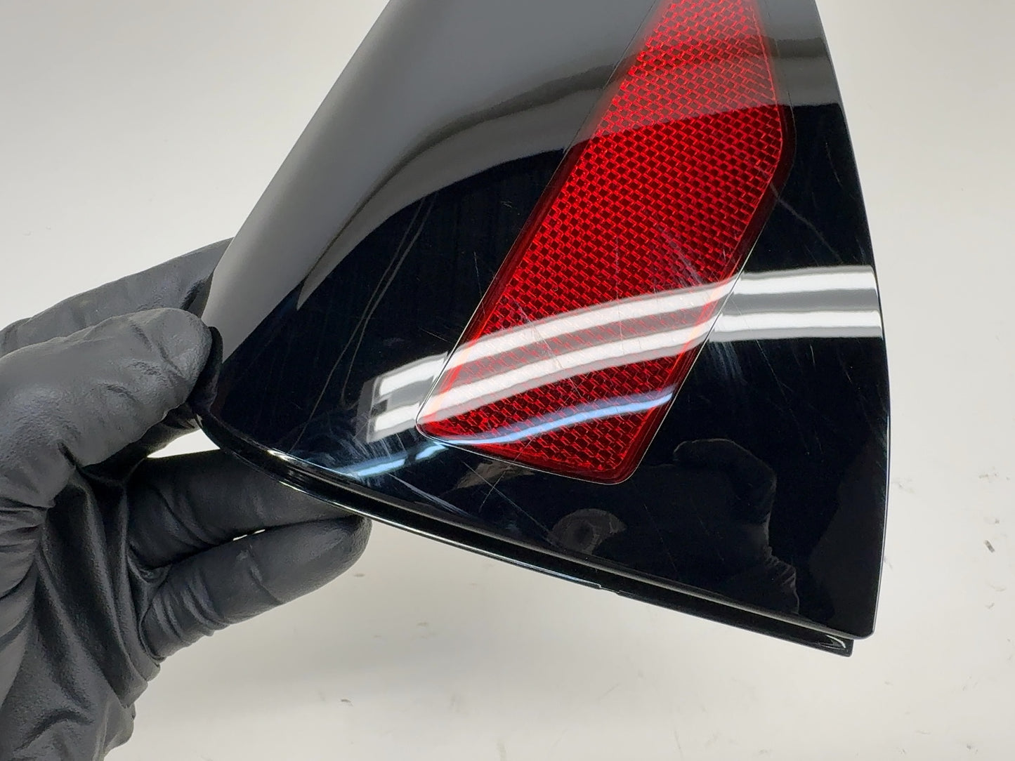 2026 Tesla Model Y Juniper Right Quarter Reflector 2029541-00-A