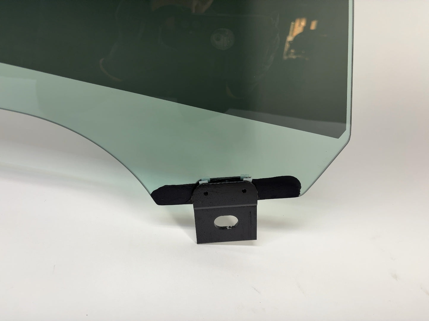 2018-2020 Tesla Model X Front Right Door Glass 1028823-00-J