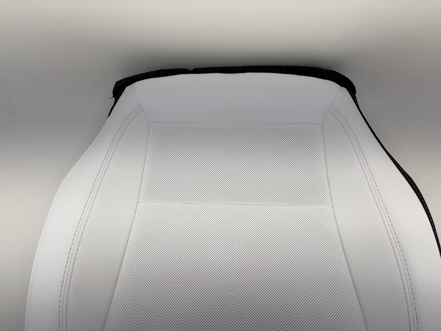 2026 Tesla Model Y Juniper Front Right Lower Cushion White 2048709-02-C