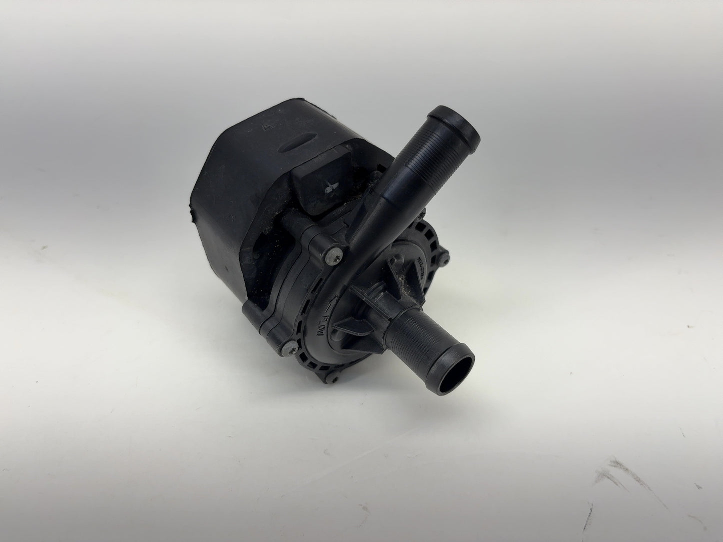 2018-2019 Tesla Model X Front Coolant Pump 1037327-00-G
