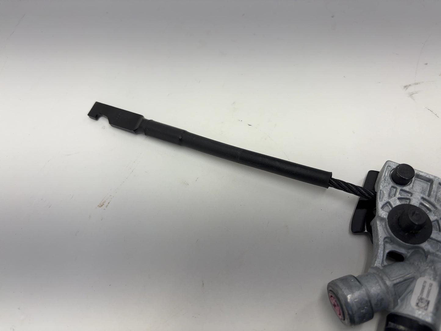 2025-2026 Tesla Model Y Juniper Front Right Pretensioner 1857606-N1-C
