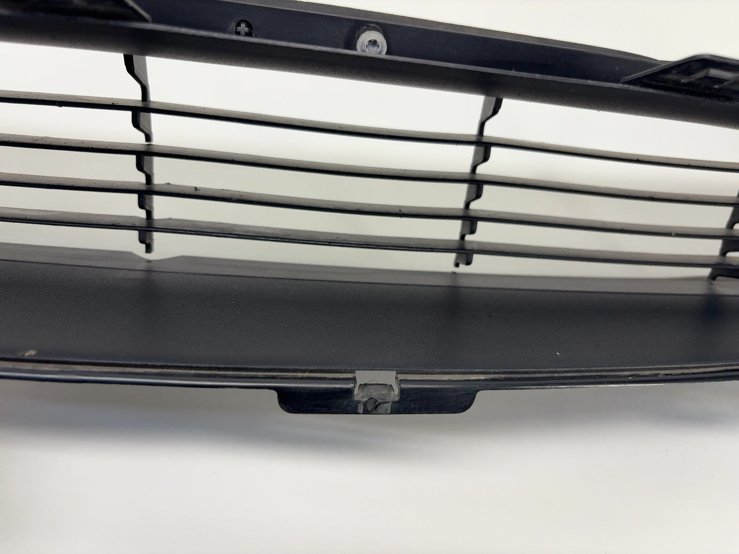 2019 Tesla Model X Front Panel Lower Closing Fascia Note* 1047740-00-H