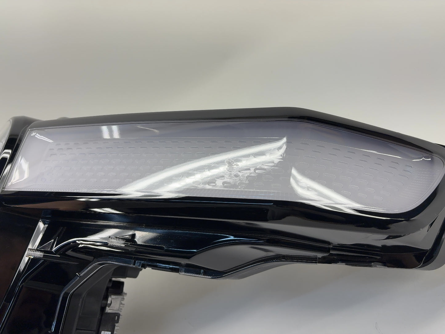 2023-2024 Rivian R1T Left Headlamp Assembly PT00000465-P