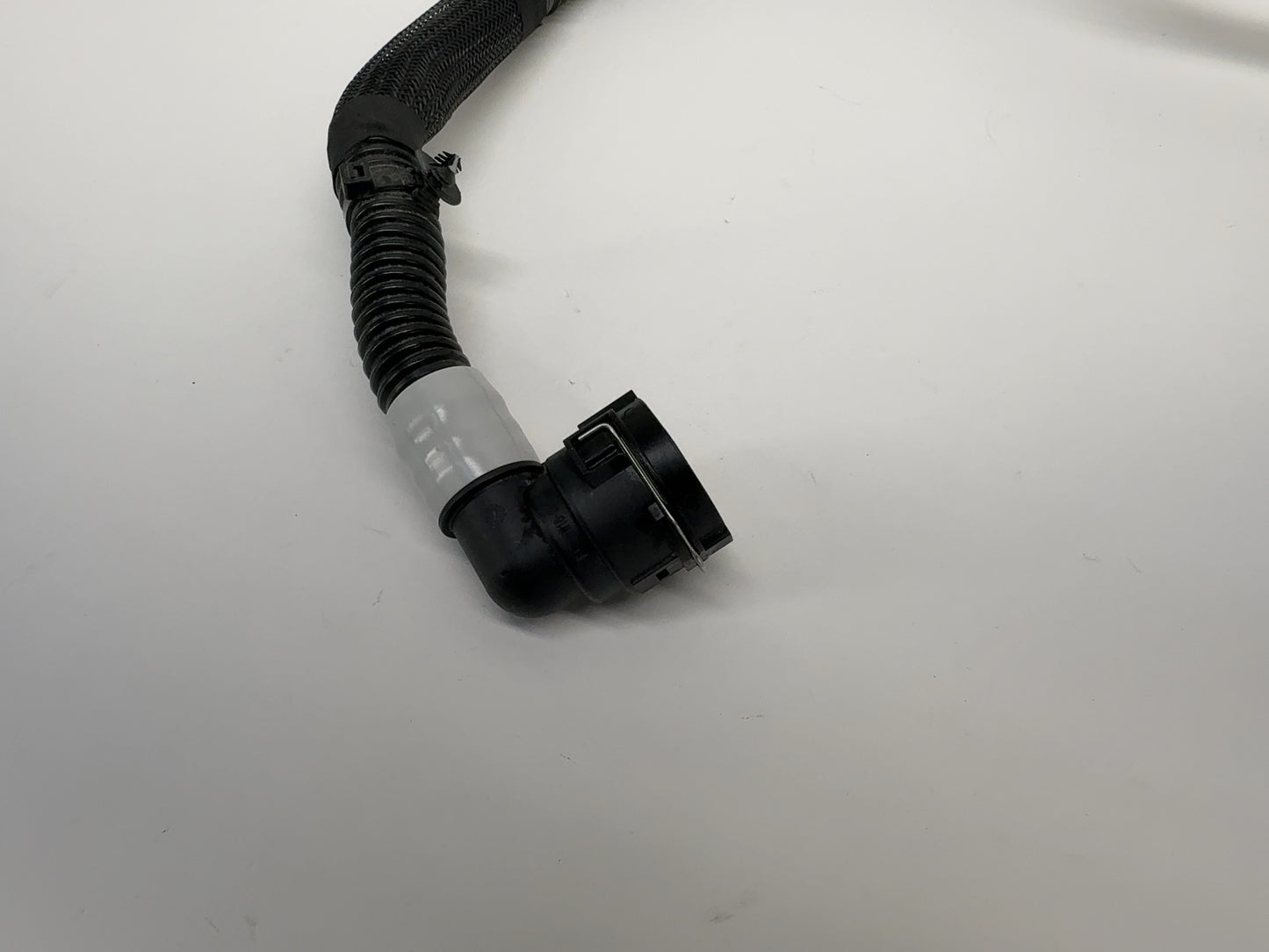 2025 Tesla Model 3 Highland Rear Drive Unit Inverter To Oil Cooler Hose 1077585-00-F
