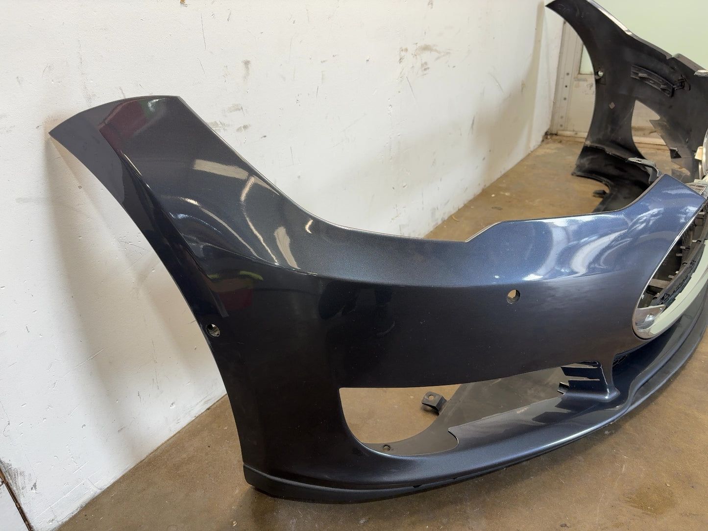 2015 Tesla Model S Front Fascia 1068760-00-A