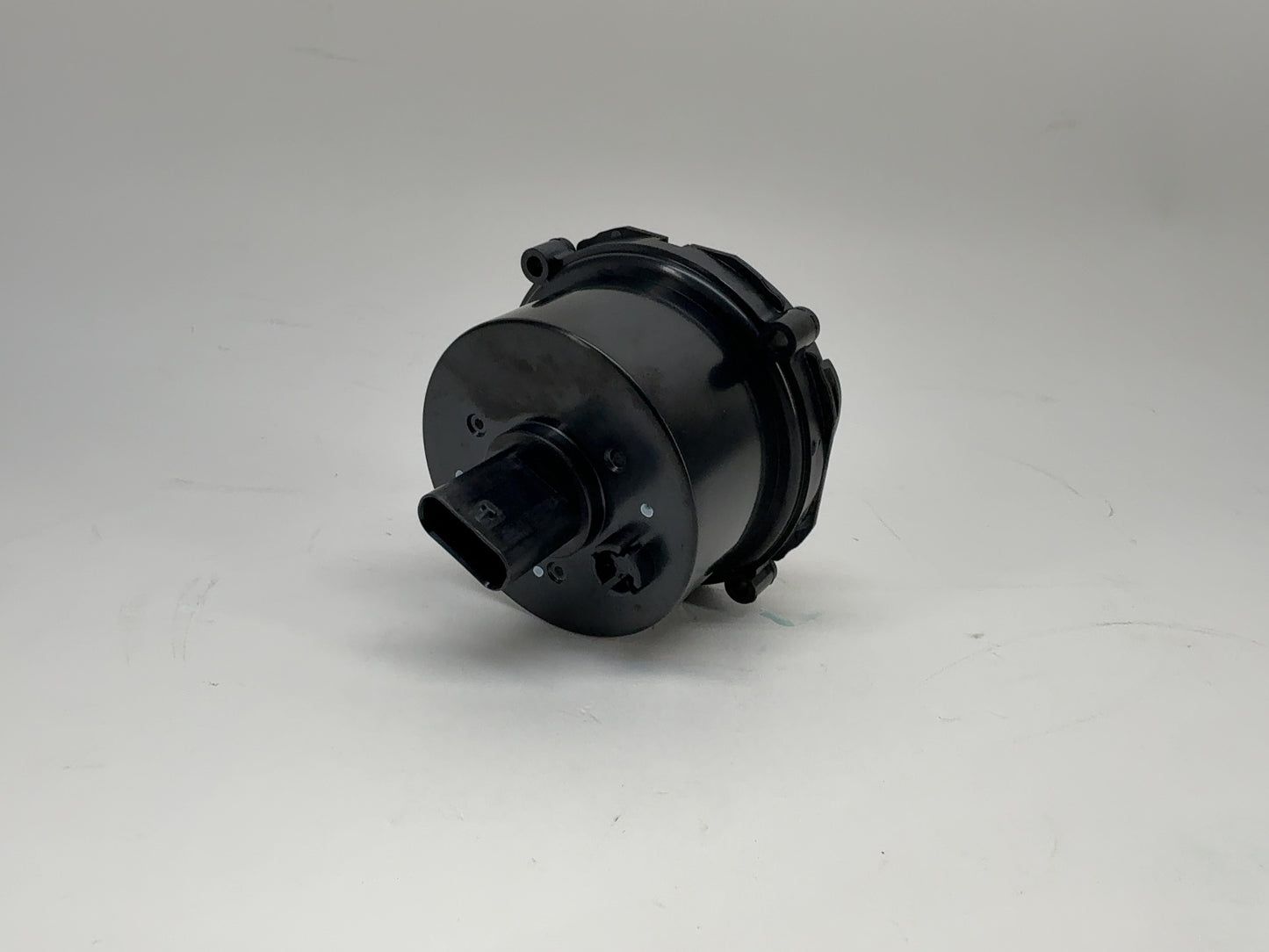 2025 Tesla Model 3 Highland Supermanifold Coolant Pump 1619322-00-C