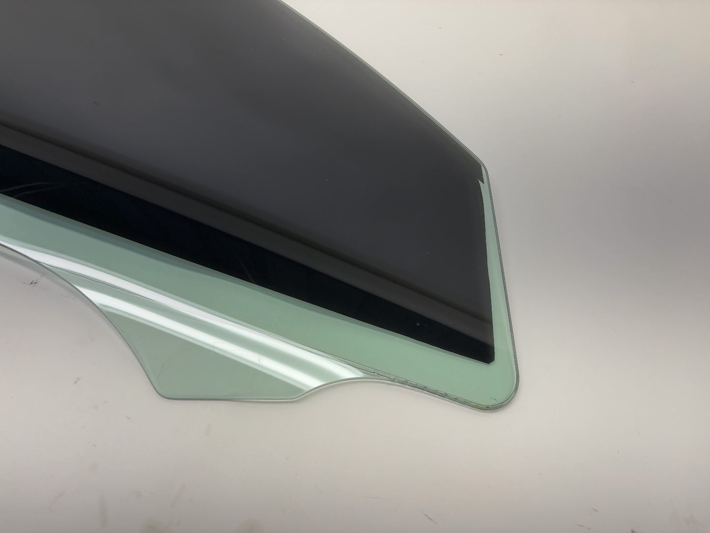 2023-2026 Tesla Model Y Front Right Door Glass Laminated 1906069-00-A