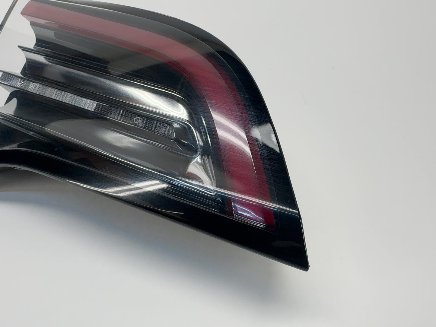 2021-2022 Tesla Model 3 Tail Lamp Liftgate Trunk Left 1077401-00-G