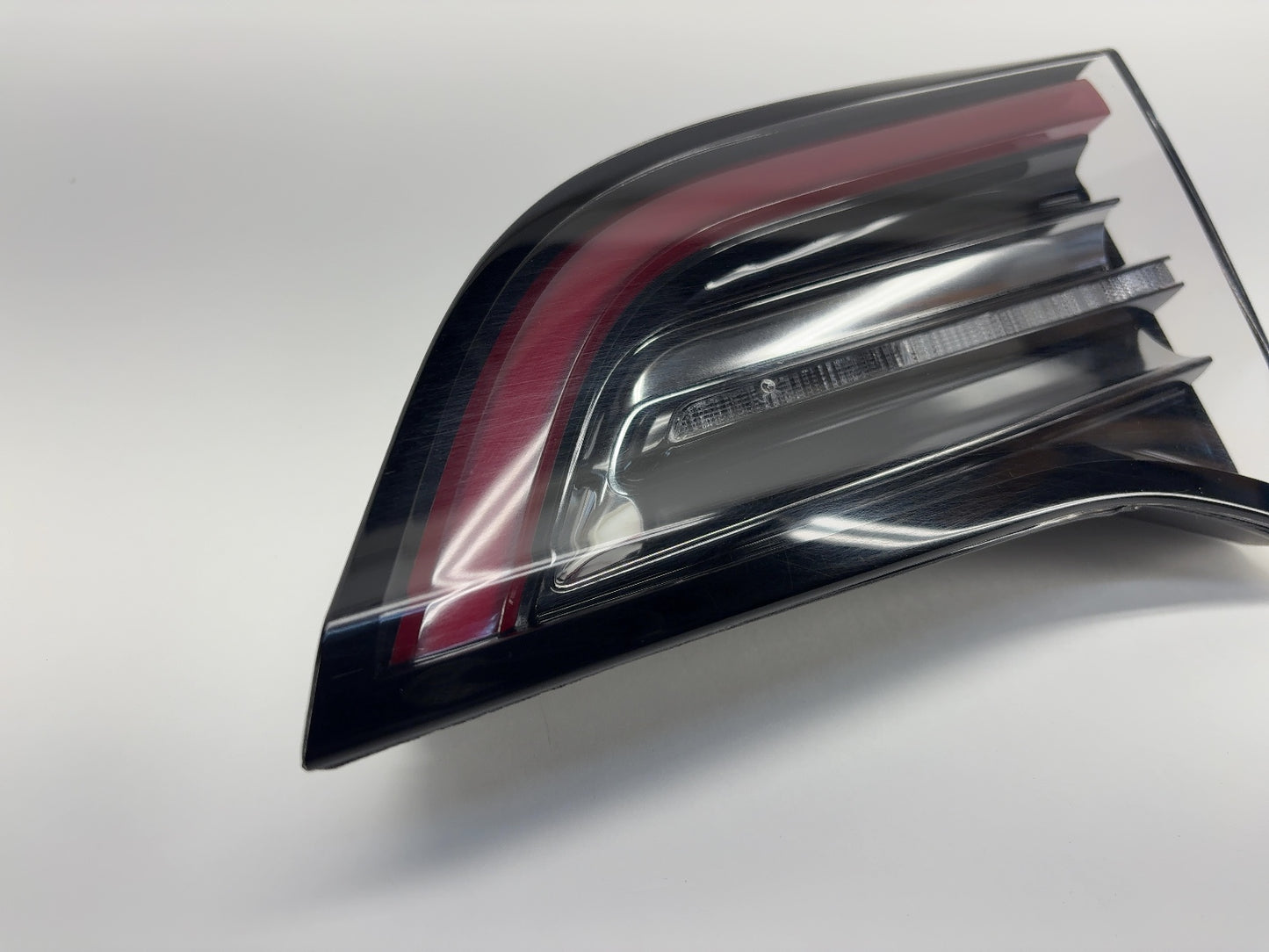 2021-2022 Tesla Model 3 Right Tail Lamp Trunk Mounted 1077402-00-G