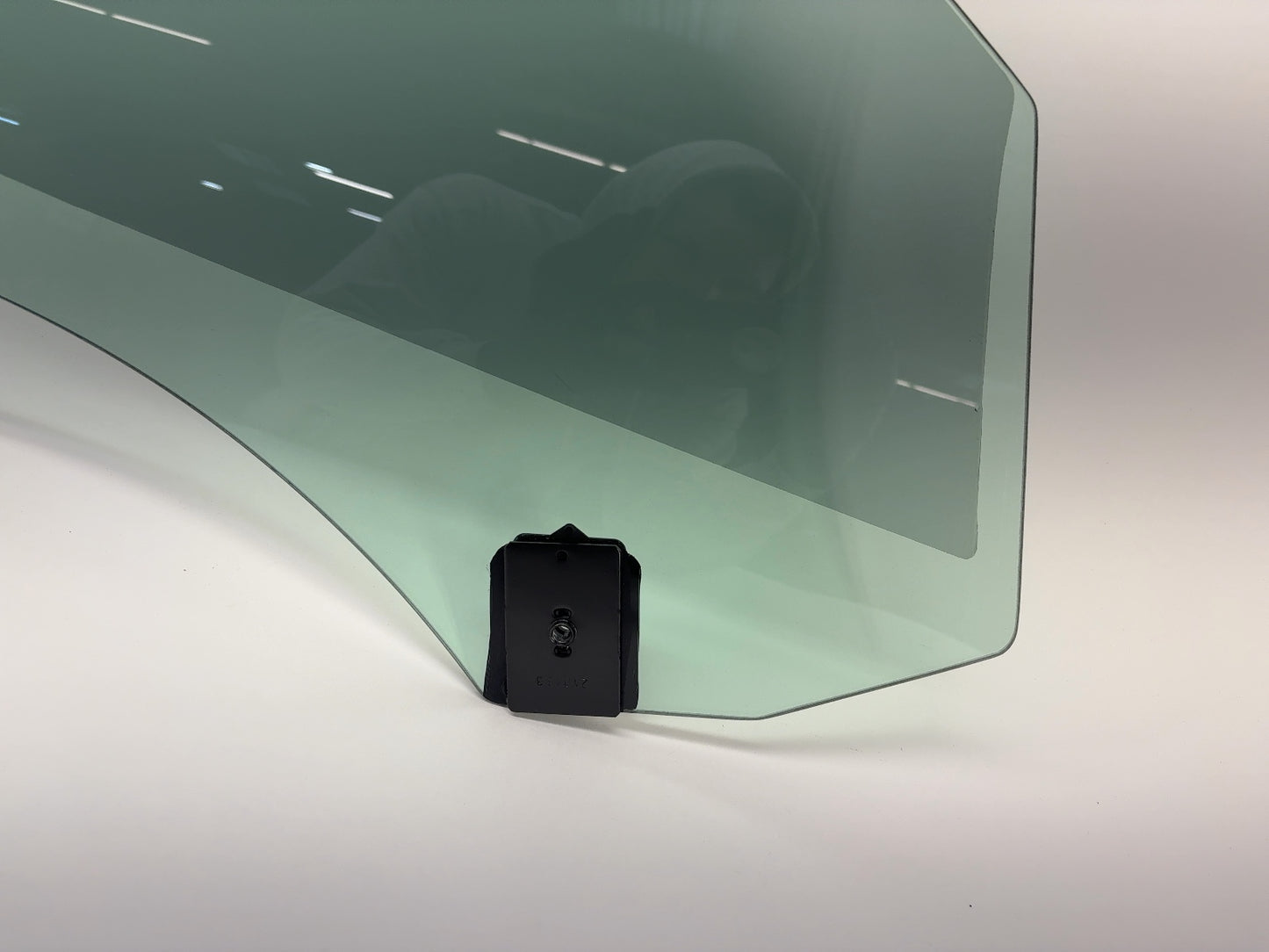 2021-2023 Tesla Model 3 Front Right Door Glass Laminated 1568569-00-C