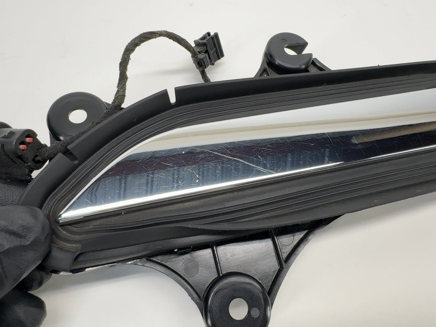 2018-2020 Tesla Model X Front Left Door Handle 1035418-00-E