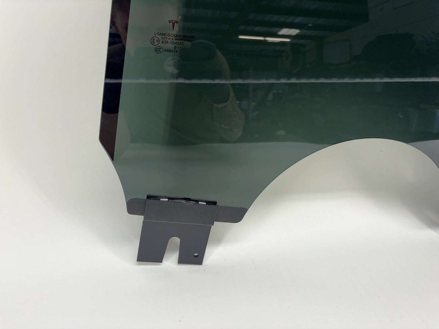 2016 Tesla Model X Rear Left Door Glass 1052717-00-D