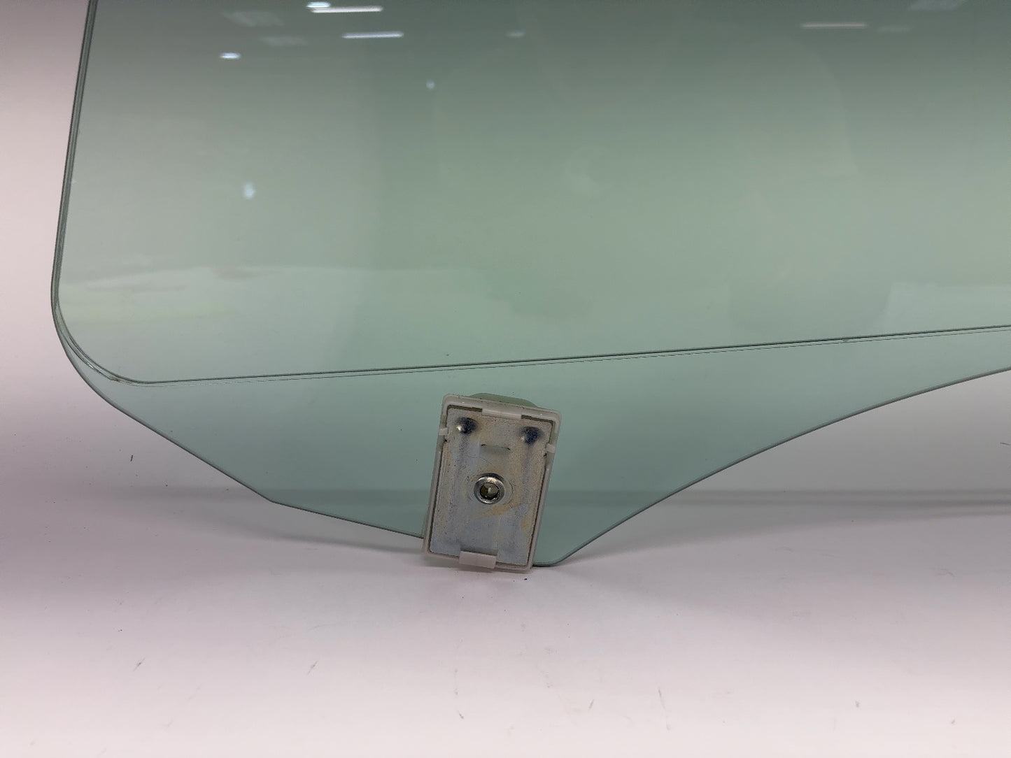 2024-2025 Tesla Model 3 Highland Front Left Door Glass Laminated 1768719-00-D
